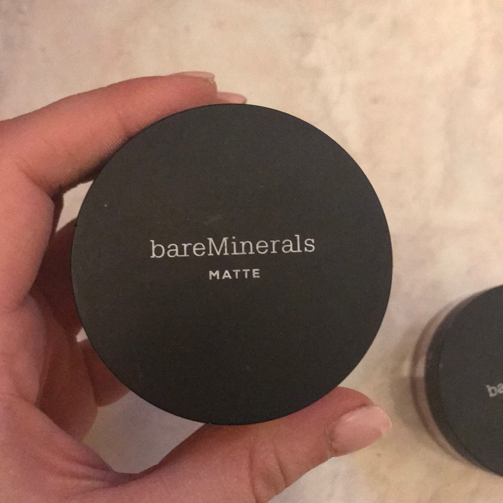 Bare minerals powder foundation